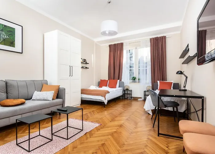 Spacious Apartment Around The Food Market - 5\' To The Market Square - By Upstairs