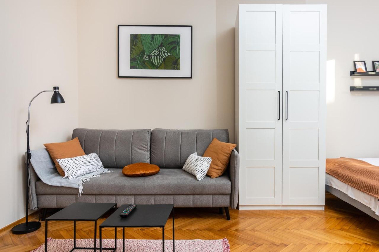 Spacious Around The Food Market - 5' To The Market Square - By Upstairs Leilighet Krasków
