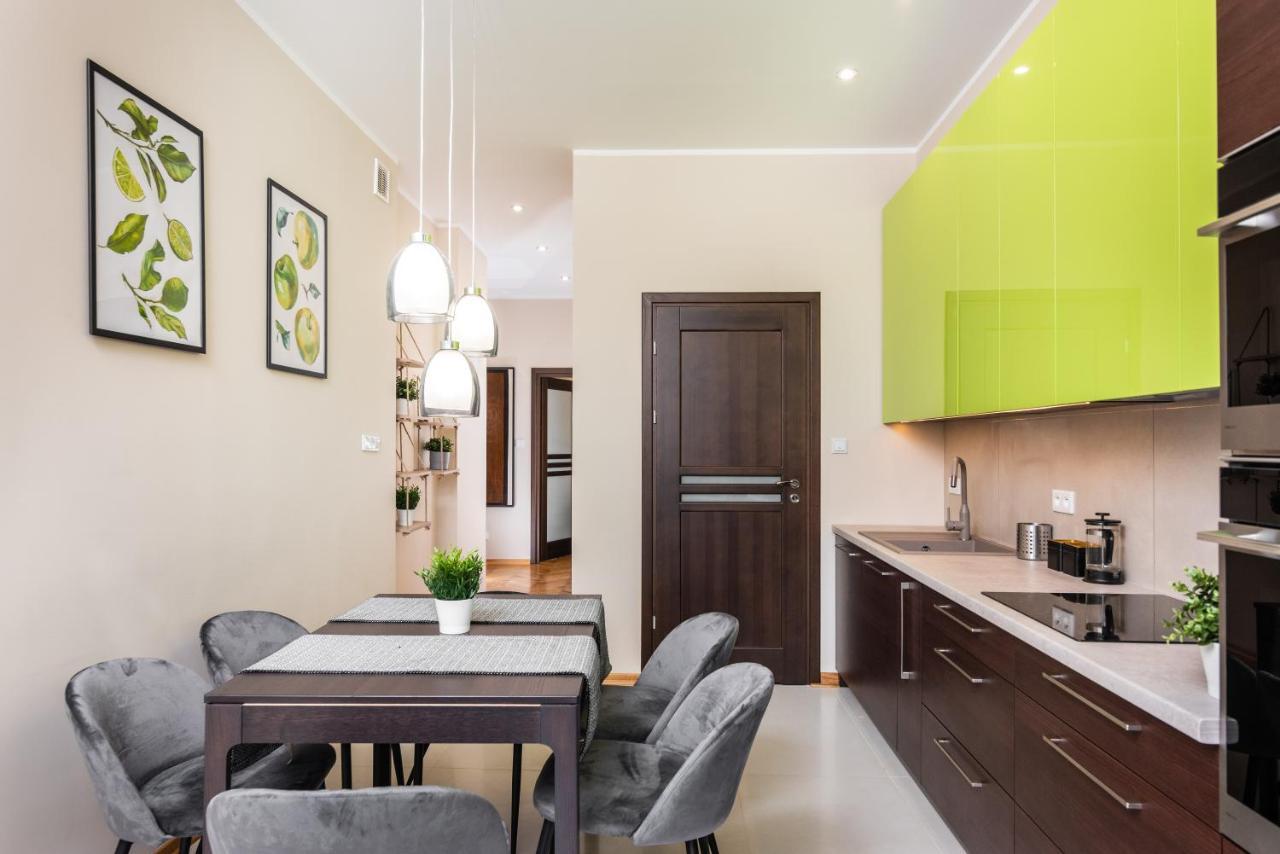 Spacious Around The Food Market - 5' To The Market Square - By Upstairs Leilighet *